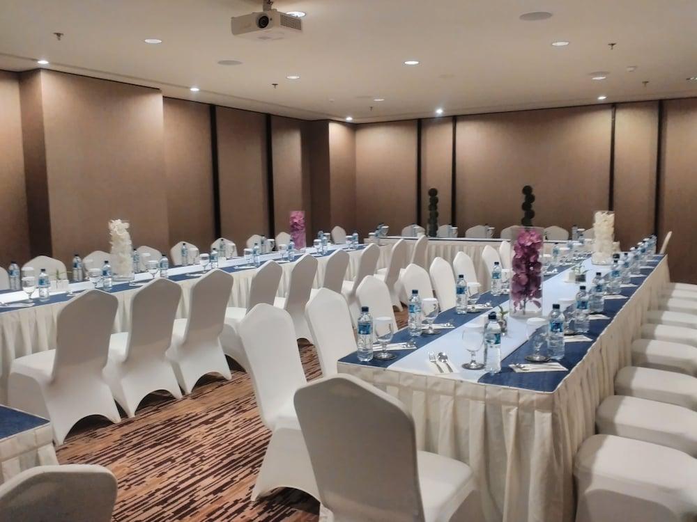 I Baloi Batam Hotel 4*