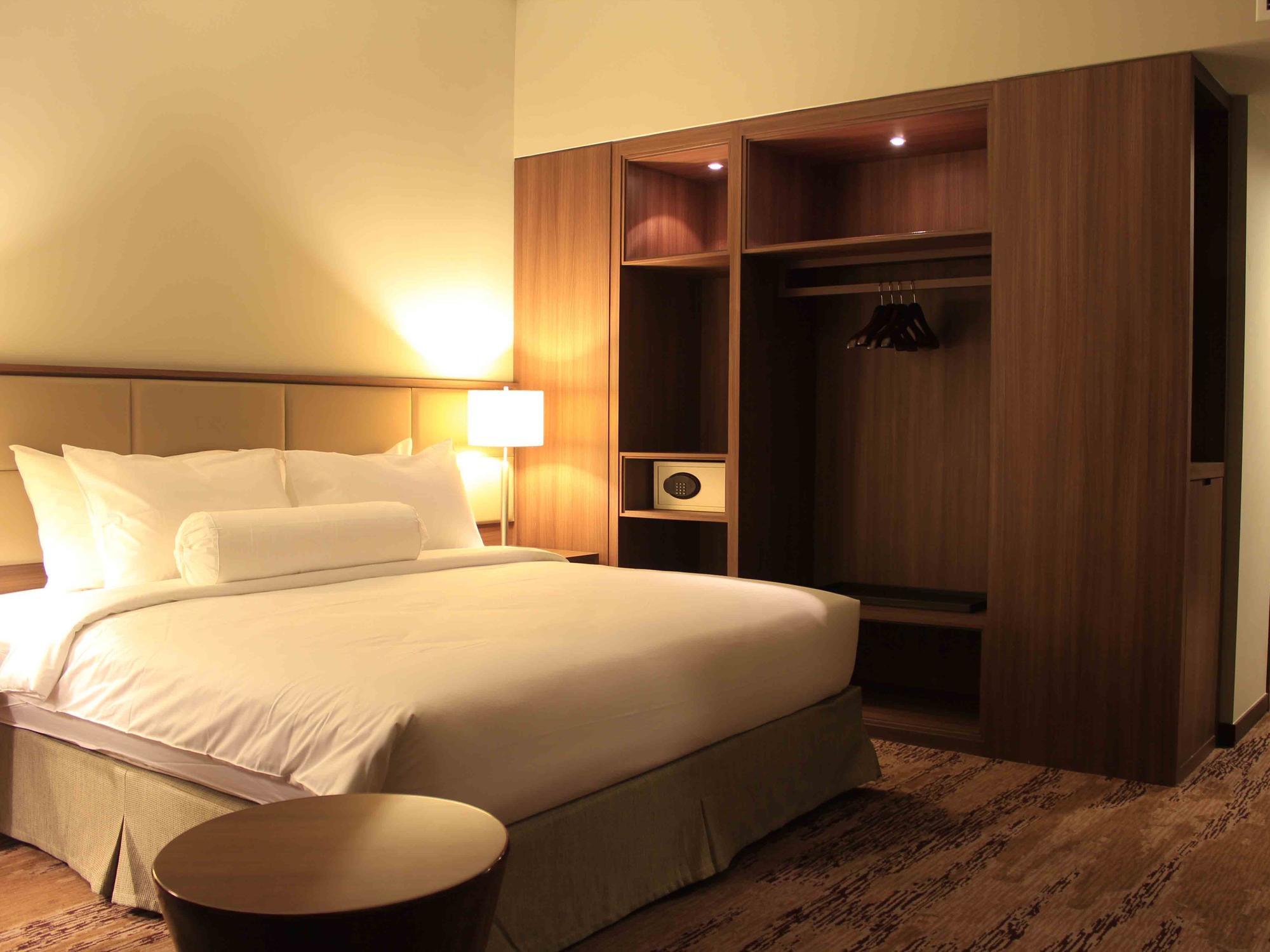 Hotel I Baloi Batam 4*